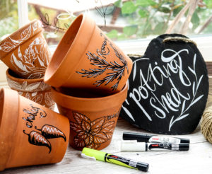 Decorate pots and signs with uni-Chalk pens