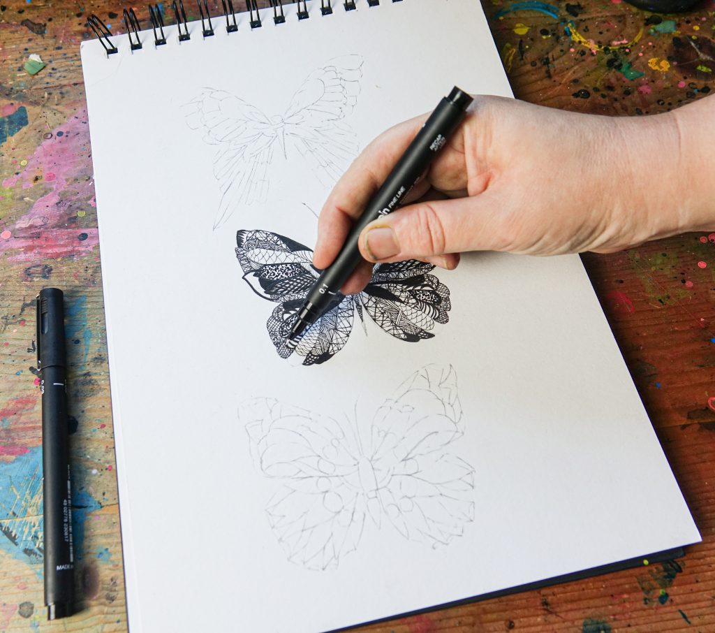 Intricate illustrations with uni-PIN